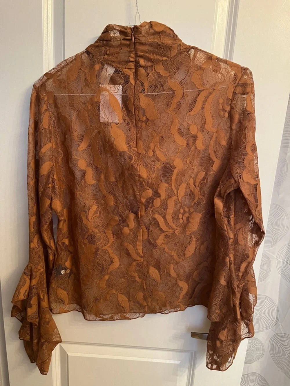 NWT H&M Sheer Lace Twist-Front Long-Sleeve Top in Rust - Picture 2 of 5